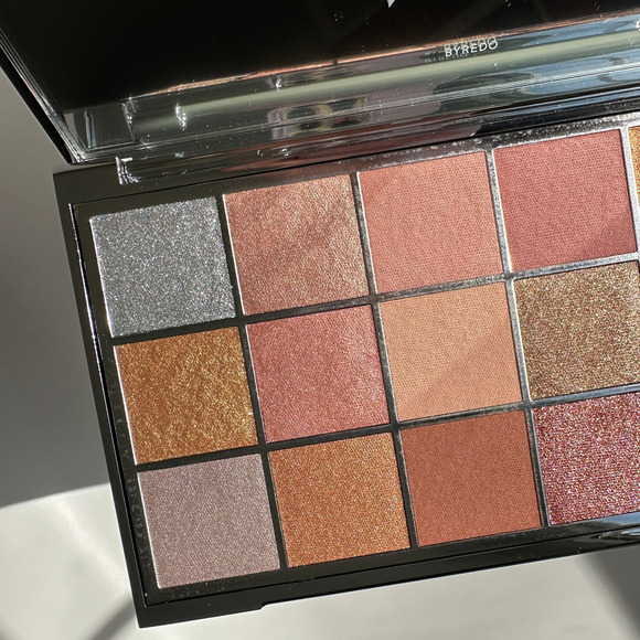 Byredo Remembrance Eyeshadow Palette Limited Edition 18 Shades Brand New Rare - Picture 6 of 16